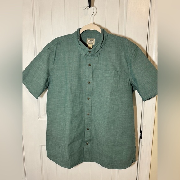 L.L Bean Men’s Short Sleeve Green Button Down Slightly Fitted - Picture 1 of 4